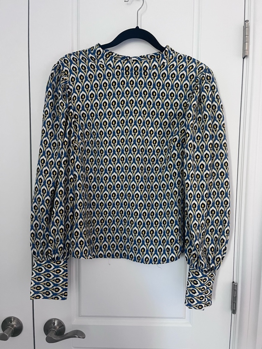 cupcakes & cashmere Blue and Cream Peacock Print Long-Sleeve Blouse